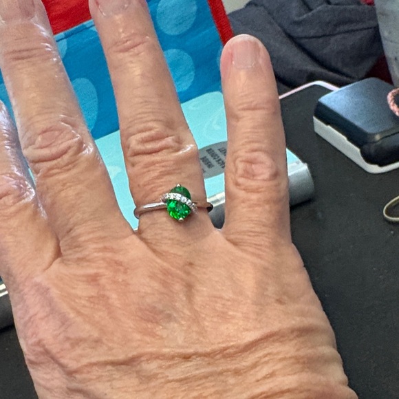 Radiant 925 Silver Green Gemstone And CZ Ring - Picture 5 of 8